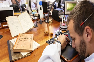 上海劳力士手表售后维修中心地址